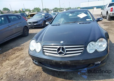2005 Mercedes-Benz Sl 500 z USA, uszkodzony, nr VIN WDBSK75F25F088450